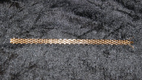Elegant Bracelet in 14 Carat Gold
Stamped BH 585
Length 19.3 cm