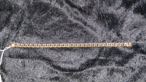 Bismarck Bracelet, Gold 14 Karat
Stamped: 585, J.H.P.
Length 19.5 cm.
Width 7.4 mm.
Thickness 2.3 mm.