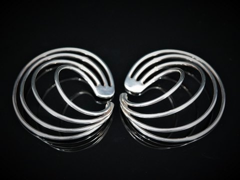Georg Jensen, Allan Scharff; A pair of Alliance ear rings in sterling silver 
#555