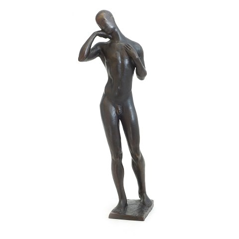 Johannes Bjerg Bronzeskulptur in Form von einem 
afrikanischen Mann. Signiert und datiert 1913. 
Johannes Bjerg ist einer von den bedeutesten 
Bildhauern Dänemarks. H: 48,5cm