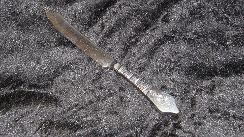 Frugtkniv #Antik Sølvplet
Længde 17,8 cm