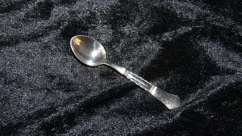 Salt spoon, #Louise Silver spot cutlery
Producer: O.V. Mogensen and Fredericia Sølv
Length 7.3 cm.