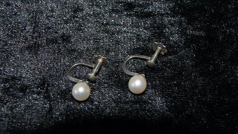 Sølv øreringe med perle