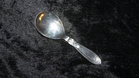 Sukkerske i sølv 
Stemplet År. 1954 PF
Længde Ca 10,8 cm