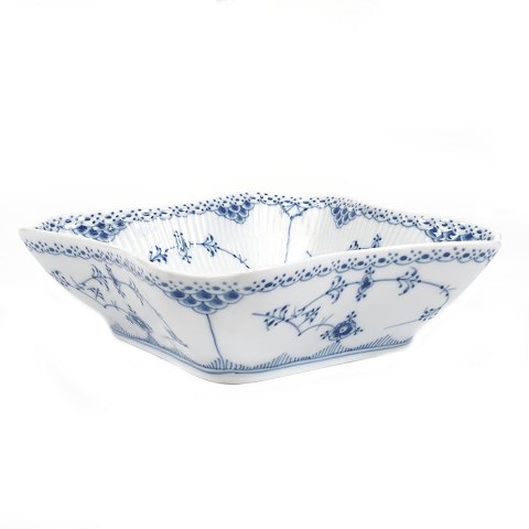 Royal Copenhagen blue fluted bowl #708. H: 6,4cm. 
Size: 21x21cm