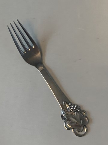 Drue ranke Barne gaffel i Sølv og stål
Stemplet Tre Tårne, CMC Rustfri
Længde 15,7 cm.