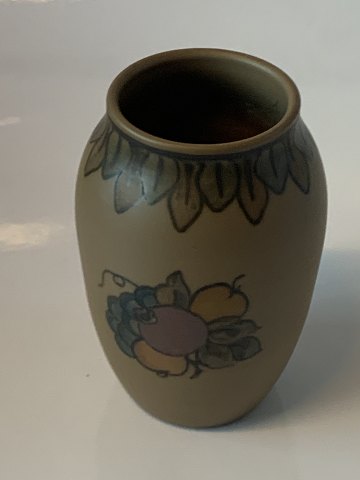 Vase #P Ibsen keramik
Dek nr #77
Måler 12,5 cm