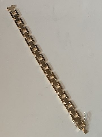Block Bracelet 3 Rk 8 carat Gold
Stamped OFP OFP
Length 16 cm approx
Width 8.85 mm