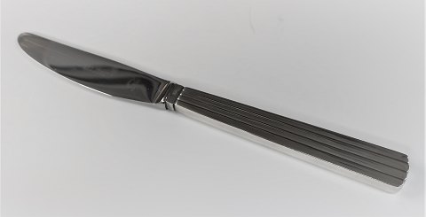 Georg Jensen. Bernadotte sølvbestik. Sterling (925). Middagskniv. Længde 22 cm.