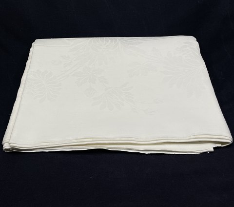 Fine older damask cloth, 180x210 cm.
