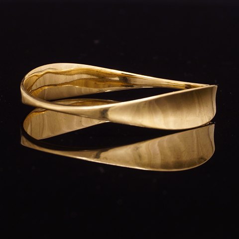 Hans Hansen, Denmark, 14kt gold bangle. #209. Size 
inside: 5,9x6,5cm. W: 26,5gr