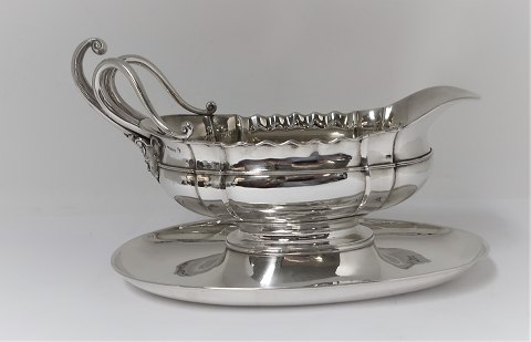Peter Hertz. Large silver sauce bowl on foot. Length 24 cm. Height 12 cm. 
Produced 1882.