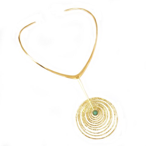 14kt gold neck ring with pendant by Bent 
Gabrielsen, Denmark, b. 1928. Size pendant: 
11x6,6cm