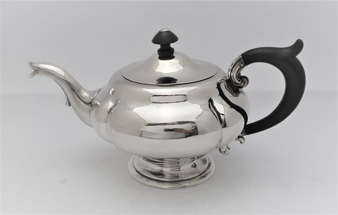 Niederländische Teekanne aus Silber (835). Höhe 12,5 cm