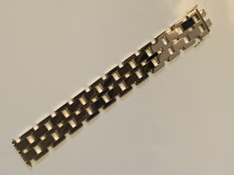 Block Bracelet 5 Rk in 8 carat gold
Stamped 333
Length 18.5 cm