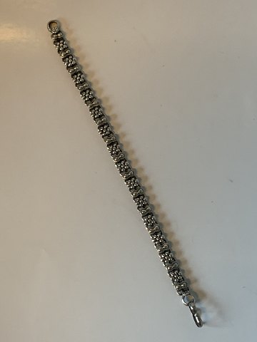 Silver bracelet
Stamped 925S
Length 19 cm