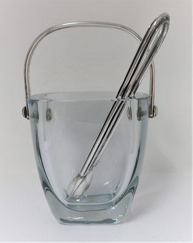 Isspand med sølvmontering fra OGH (sterling) samt tang. Højde på glas 12,5 cm.