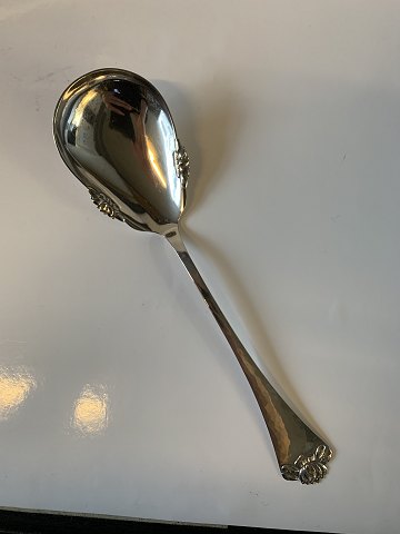 Serving spoon #Hans Hansen Danish silver cutlery
Produced in the year 1923
Length 24.2 cm