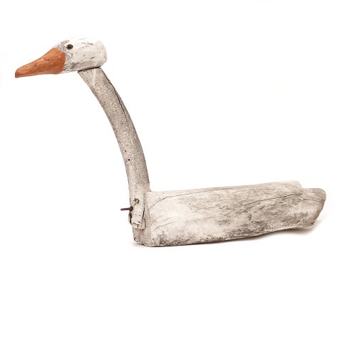 Danish swan decoy circa 1900-20. H: 42cm. L: 82cm