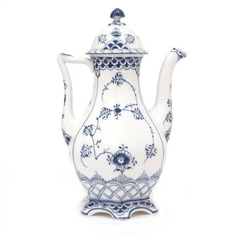 Royal Copenhagen blue fluted full lace coffee 
pitcher. 1. quality. Nice condition. Dessin number 
128. H: 28cm
