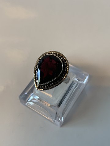 Dame sølv ring med rød sten
stemplet 925S  
Størrelse 54