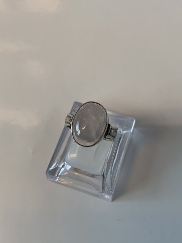 Sølv Dame ring med en rosa kvarts
stemplet 925S  
Størrelse 59
Pæn og velholdt stand