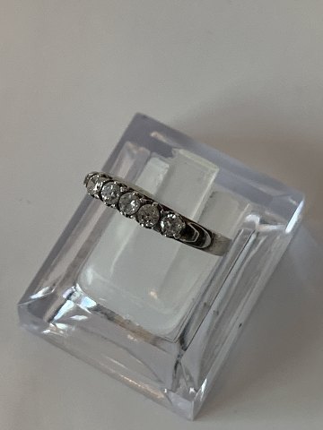 Sølv Damering med swarovski krystal
stemplet 925S
Størrelse 59