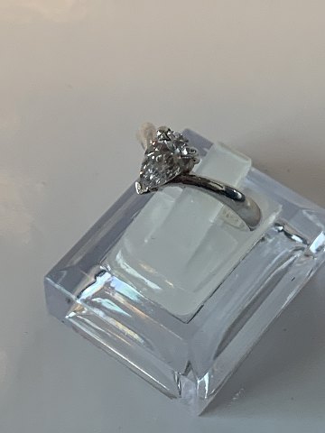 Sølv Damering med swarovski krystal
stemplet 925S
Størrelse 58,5