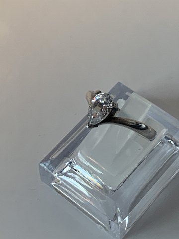 Sølv Damering med swarovski krystal
stemplet 925S
Størrelse 56,5
