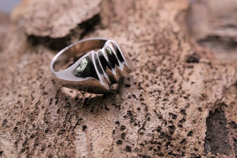Silver ring with elegant pattern, size 55