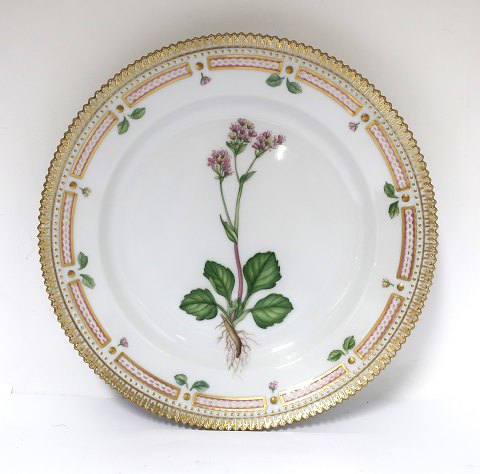 Royal Copenhagen, Flora Danica. Lunch plate. Design # 3550. Diameter 22 cm. (1 
quality). Saxifraga nivalis L