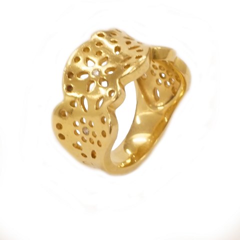 18kt gold Ole Lynggaard Lace ring with four 
Diamonds. Ringsize. 55