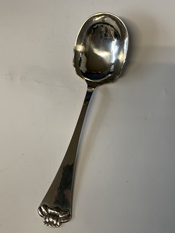Serving spoon / Potato spoon Åkande Danish silver cutlery
Hans Hansen Silver
Length 22.8 cm.