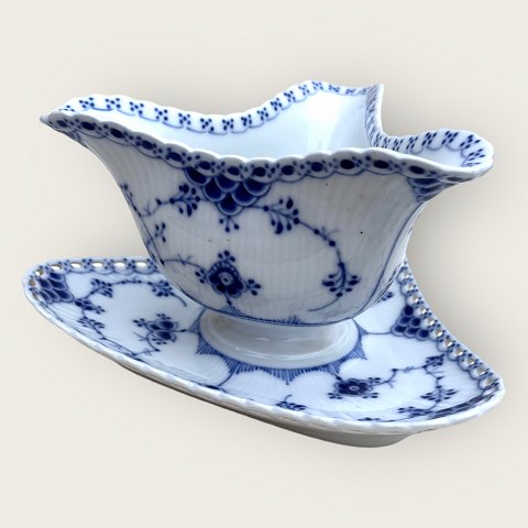 Royal Copenhagen
Blue fluted
Full lace
Triangular sauce bowl
#1/ 1104
*DKK 2200
