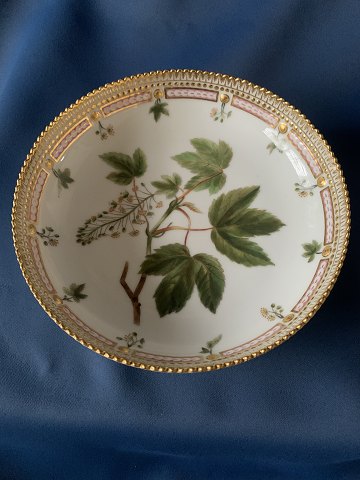 Flora Danica bowl, Acer pseudoplatanus - ordinary maple, 1st grade.
SOLD