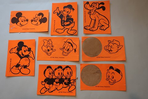 For samlere:
Reklame klistermærker
Disney figurer
Af Walt Disney Productions
10 mærker på 8 ark
Fra 1900-tallet