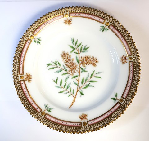 Royal Copenhagen Flora Danica. Cake plate. Model # 3551. Diameter 17 cm. (1 
quality). Salix rosmarinifolia L