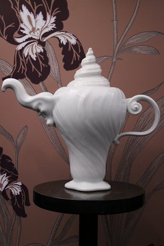 Royal Copenhagen White Triton coffee pot. Design Arje Griegst...
