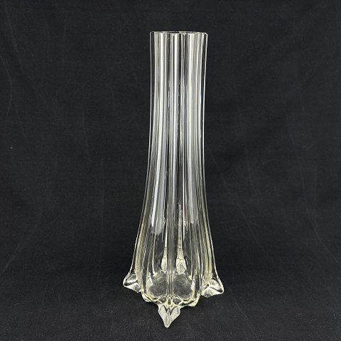 Fin "kvadratisk" vase fra 1920