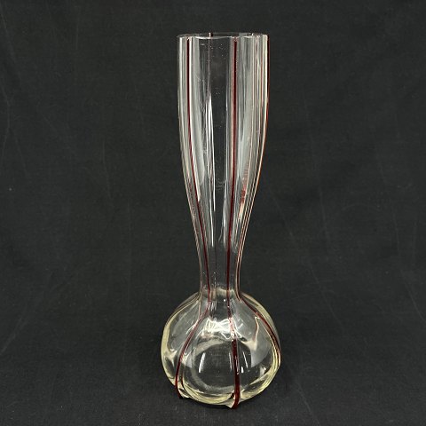 Fine vase from the 1920s with red decorations