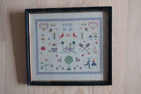 An old Sampler, handmade embroider, in the original frame
Initialer: MW
1965
Measure incl. the frame: 34cm x 37cm
In a good condition
We have a large choice of samplers, embroider 
Please contact us for further information