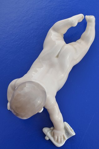 Royal Copenhagen figurine 1739 Child crawling