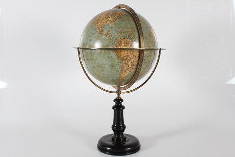 Antique French globe
Globe Terrestre 
Ch Perigot
