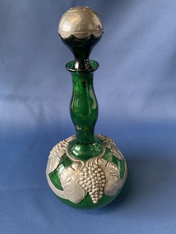 Carafe with Tin mounts. stamped T.B TIN
Height: 24.5 cm.