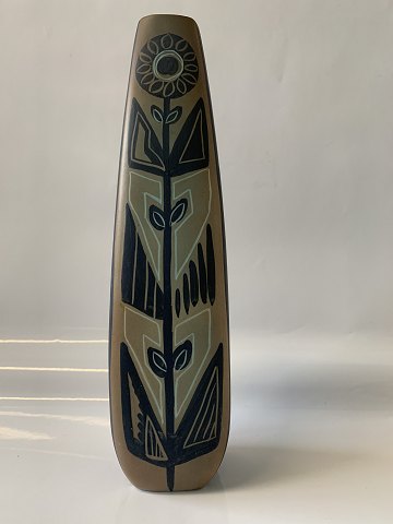 Stoneware vase from Søholm - Denmark.
Height: 26.5 cm.
