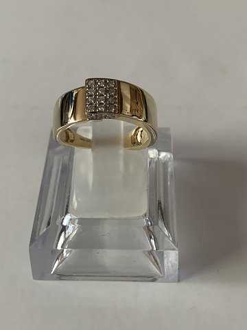 Guldring i 14 karat, stemplet SMK 585, str. 54. Diamanter