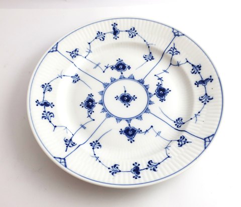 Royal Copenhagen. Blue fluted, plain. Plate. Model 177. Diameter 22,5 cm. (2 
quality)