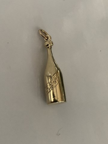 Pendant 14 carat gold, shaped like a bottle.