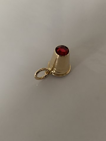 Vedhæng/charm til armbånd i 14 karat guld, med rød sten.