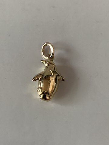 Charm in 14 carat gold, stamped 585. Shaped like a penguin.